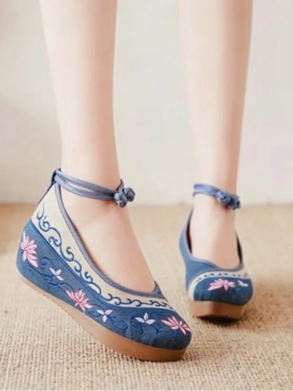 NWOT Chinese Embroidered Floral Wedge Shoes